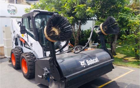 Máy xúc trượt BOBCAT S570 – Người anh song sinh với S450
